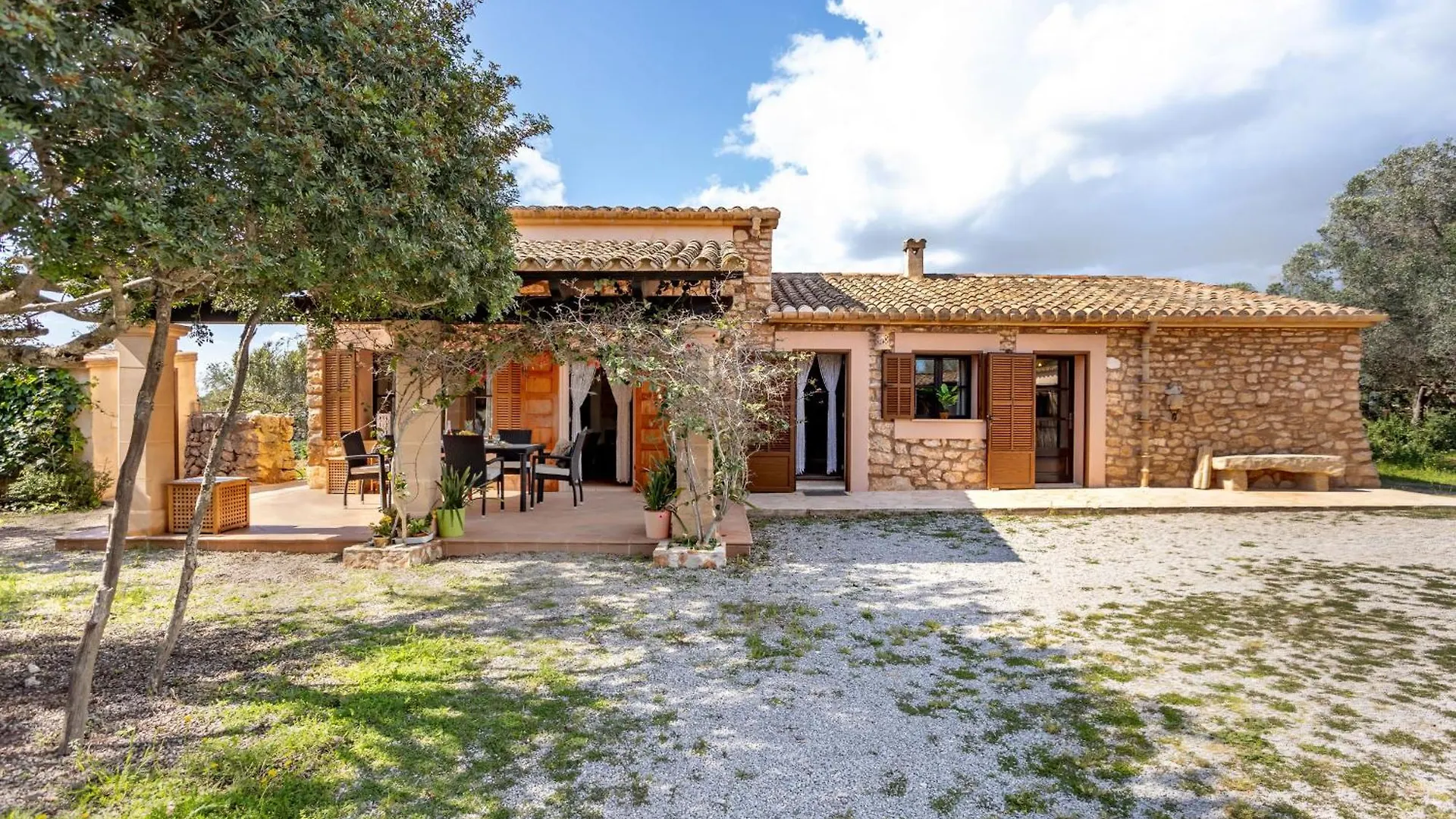 Landhaus Gasthaus Sa Bassa Llova mit Pool und Wifi Santanyí